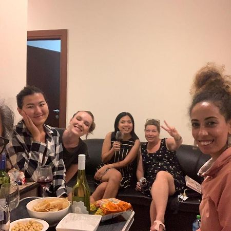 Ladies Only-Anaruby Backpackers - Metro Station Mashreq دبي المظهر الخارجي الصورة
